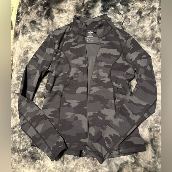 Sweaty Betty Full Zip Therma Power Boost Workout Jacket Size Large in black Camo - Picture 4 of 7